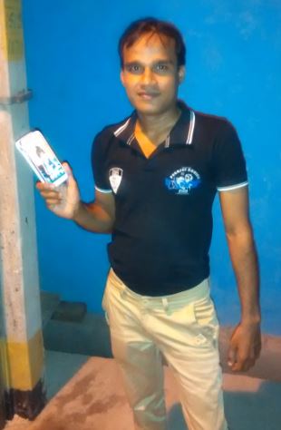 Mukesh Kumar Received His Samsung Galaxy Grand 
